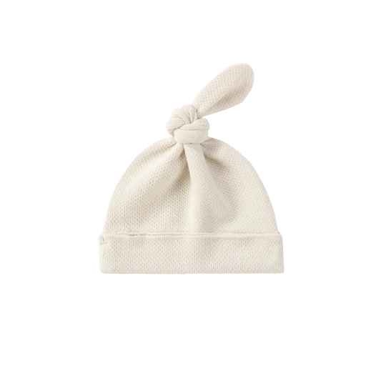 ORGANIC KNOTTED HAT. POWDER (POINTELLE)